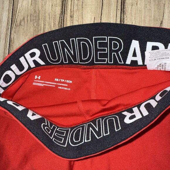 Under Armour Compression Shorts Women’s Size XS Mid Rise 4 Inch Shorty, Red - Picture 3 of 8